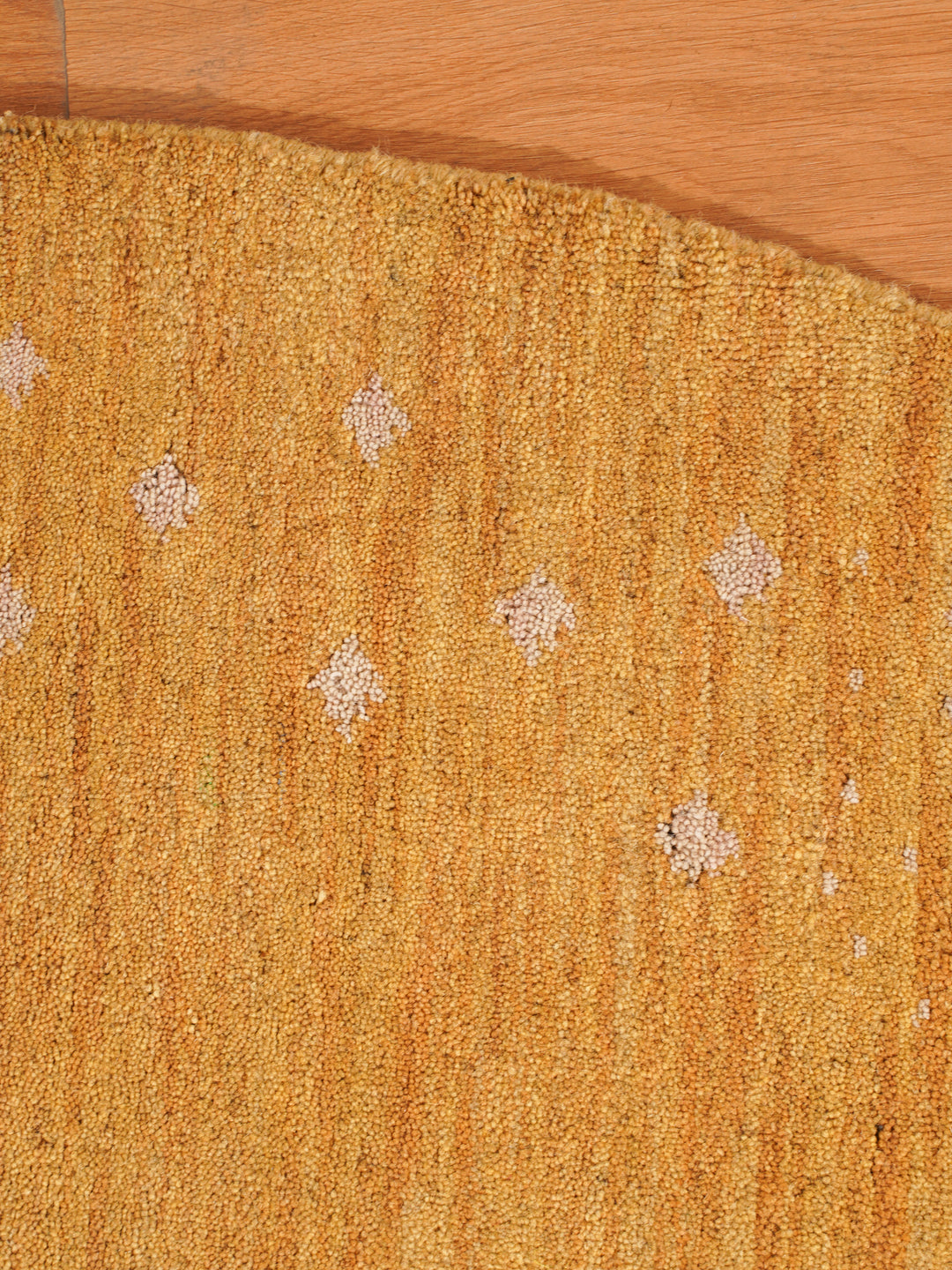 Contemporary Hand Knotted Wool Rug with Minimalist Border Design