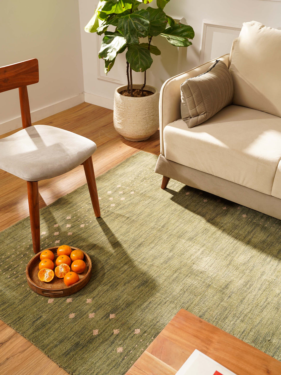Contemporary Hand Knotted Wool Rug with Minimalist Border Design
