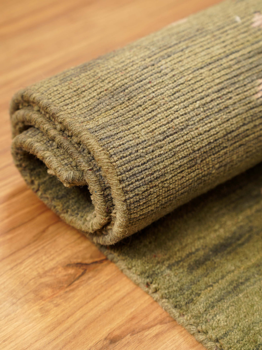 Contemporary Hand Knotted Wool Rug with Minimalist Border Design