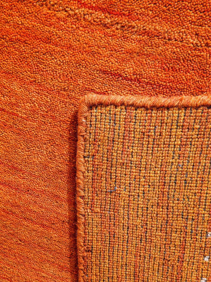 Contemporary Hand Knotted Wool Rug with Minimalist Border Design