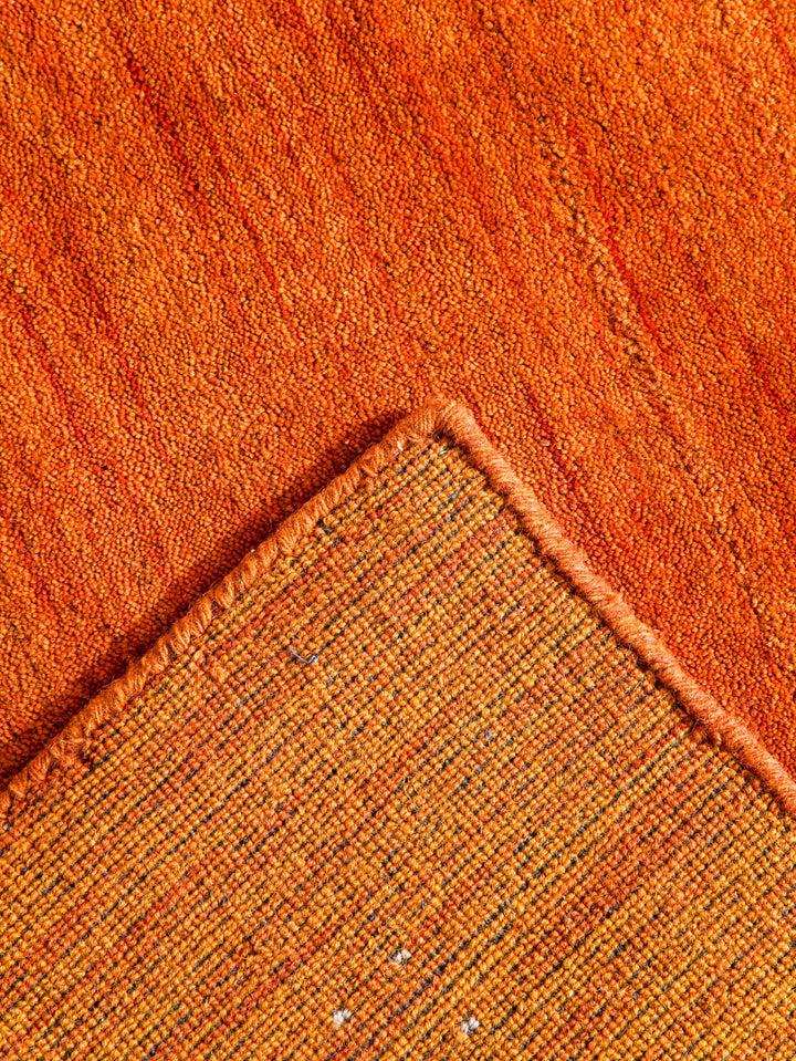 Contemporary Hand Knotted Wool Rug with Minimalist Border Design