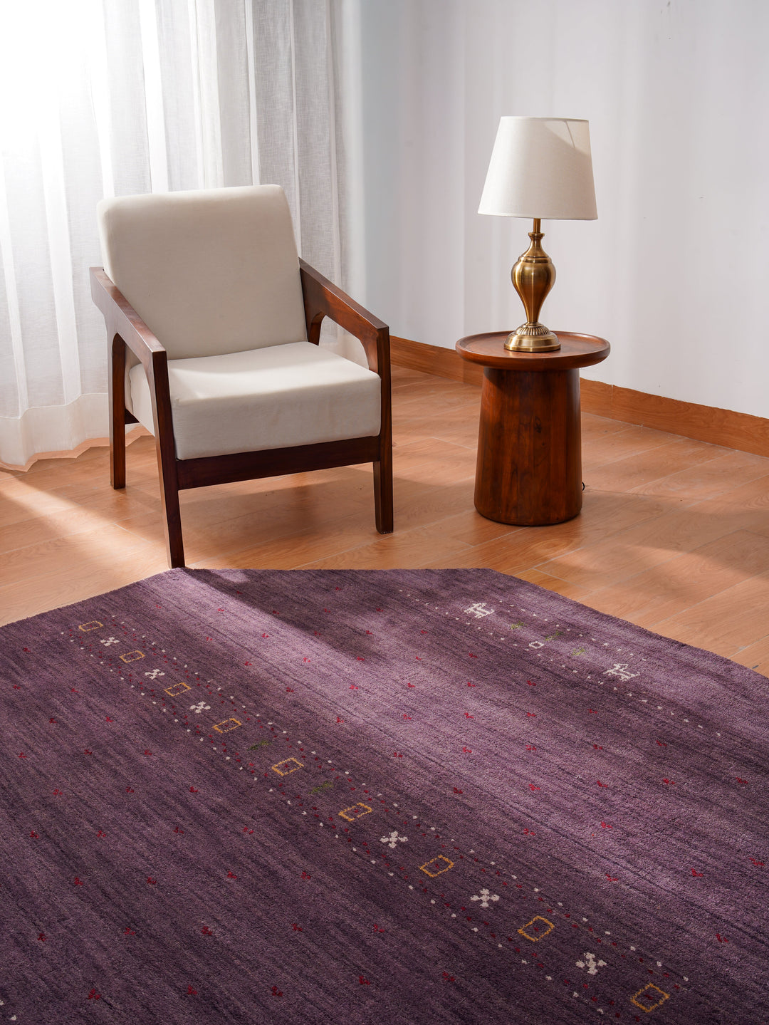 Contemporary Hand Knotted Wool Rug with Minimalist Border Design