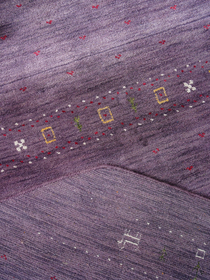 Contemporary Hand Knotted Wool Rug with Minimalist Border Design