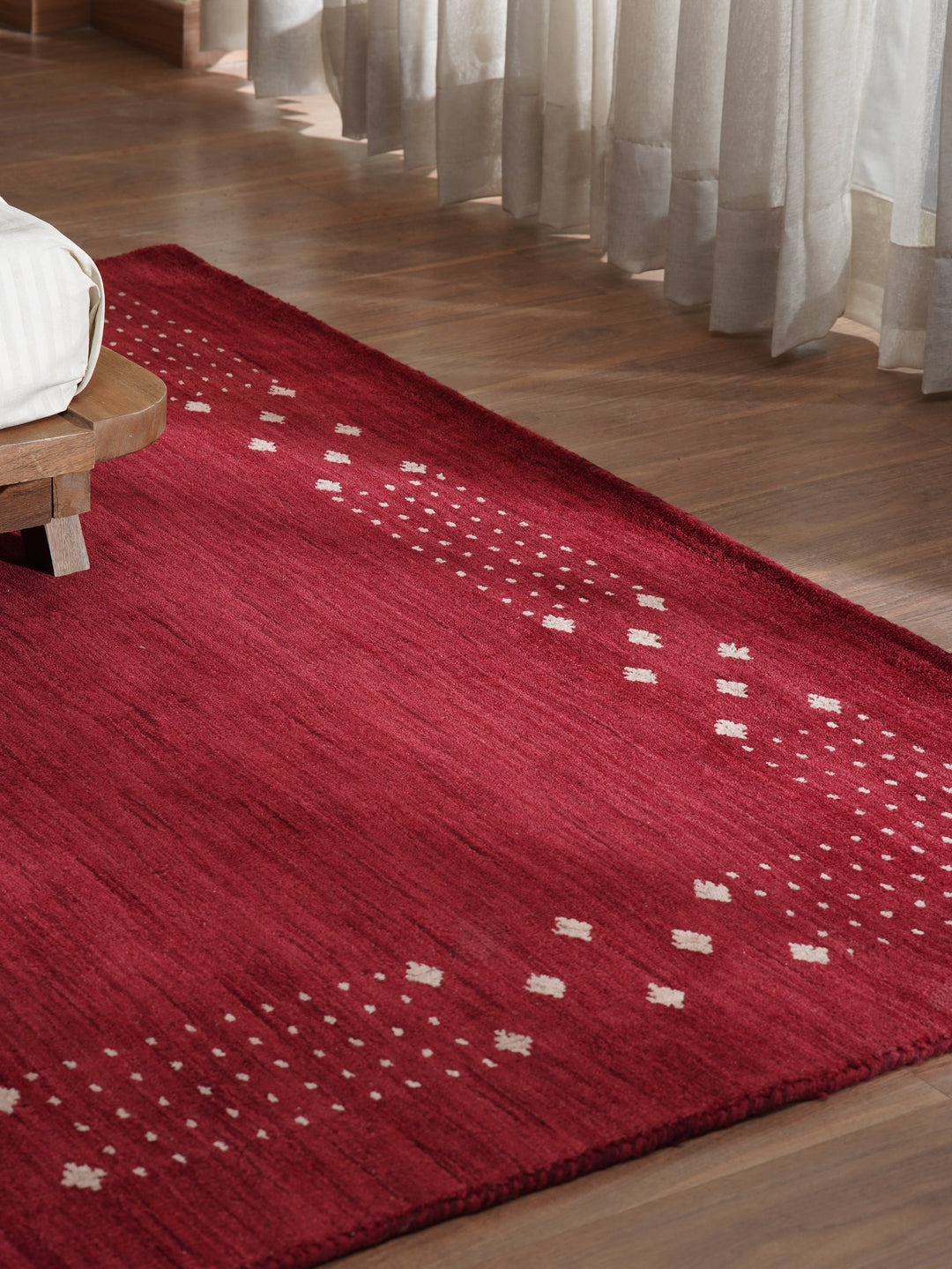 Contemporary Hand Knotted Wool Rug with Minimalist Border Design