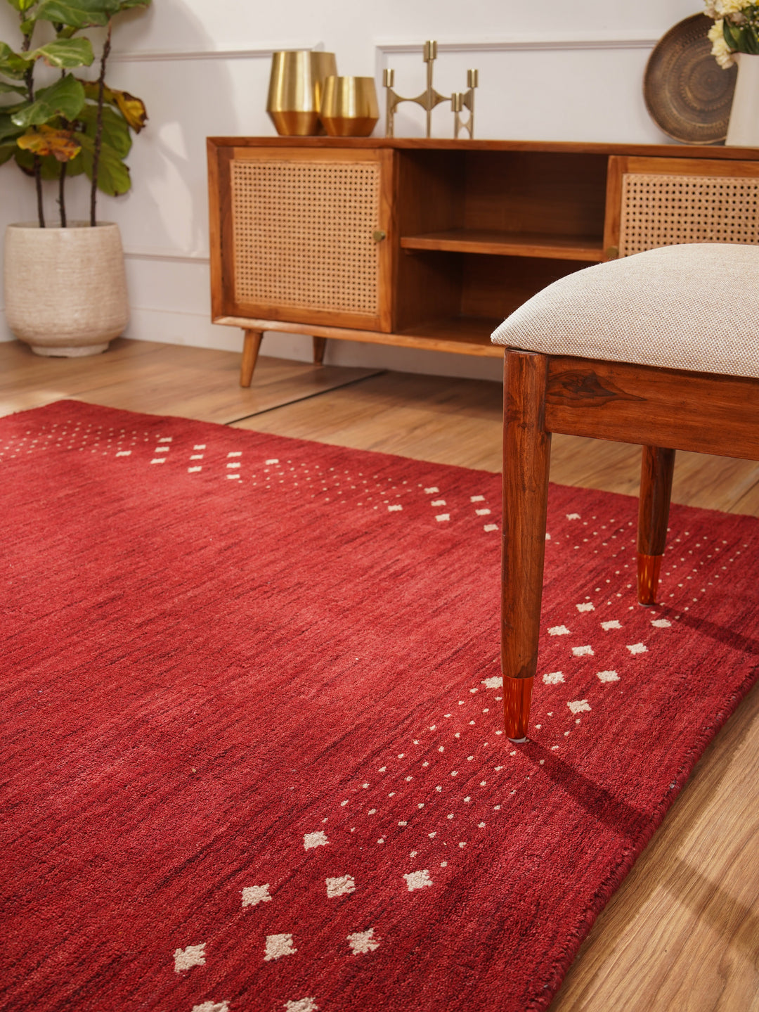 Contemporary Hand Knotted Wool Rug with Minimalist Border Design