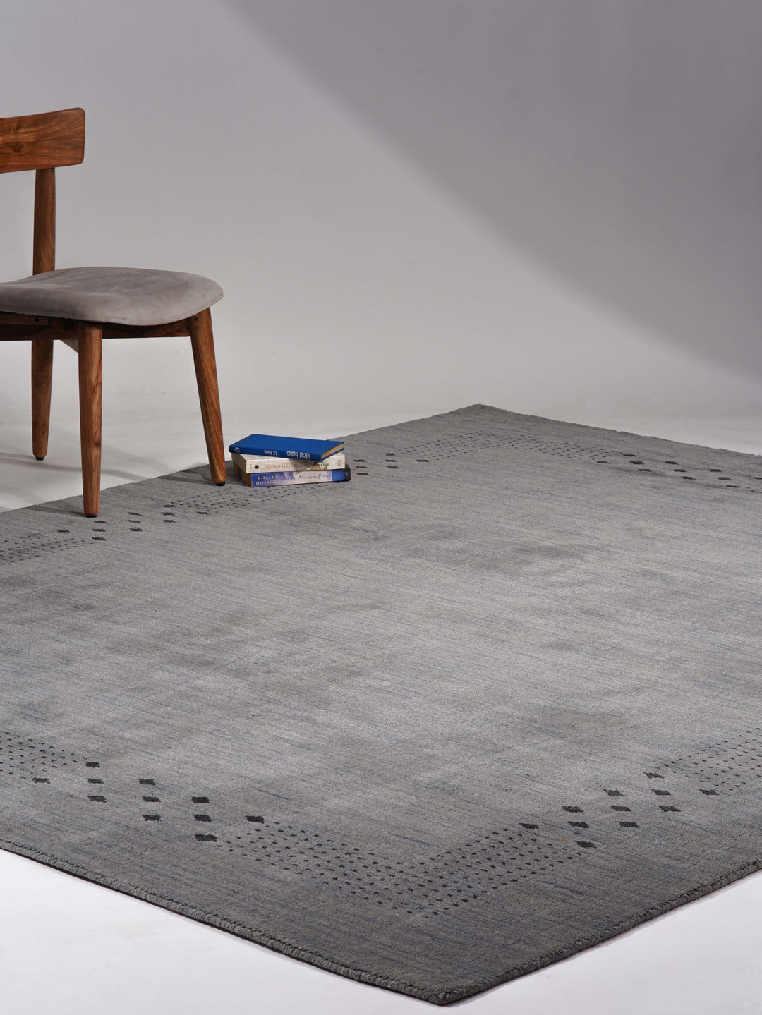 Contemporary Hand Knotted Wool Rug with Minimalist Border Design