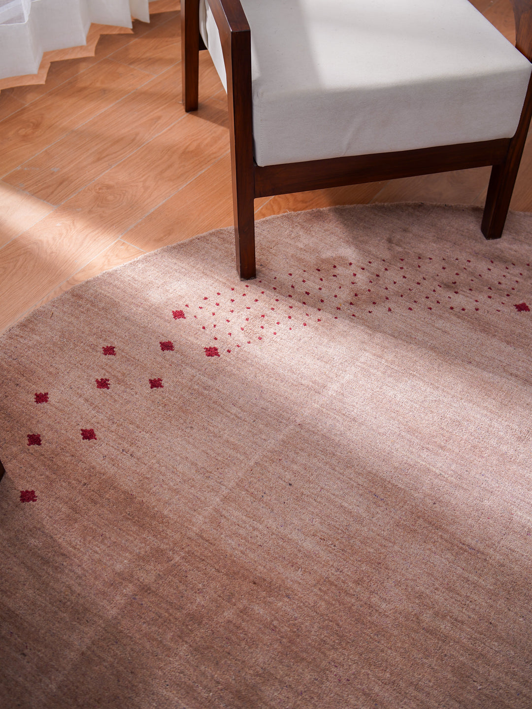 Contemporary Hand Knotted Wool Rug with Minimalist Border Design