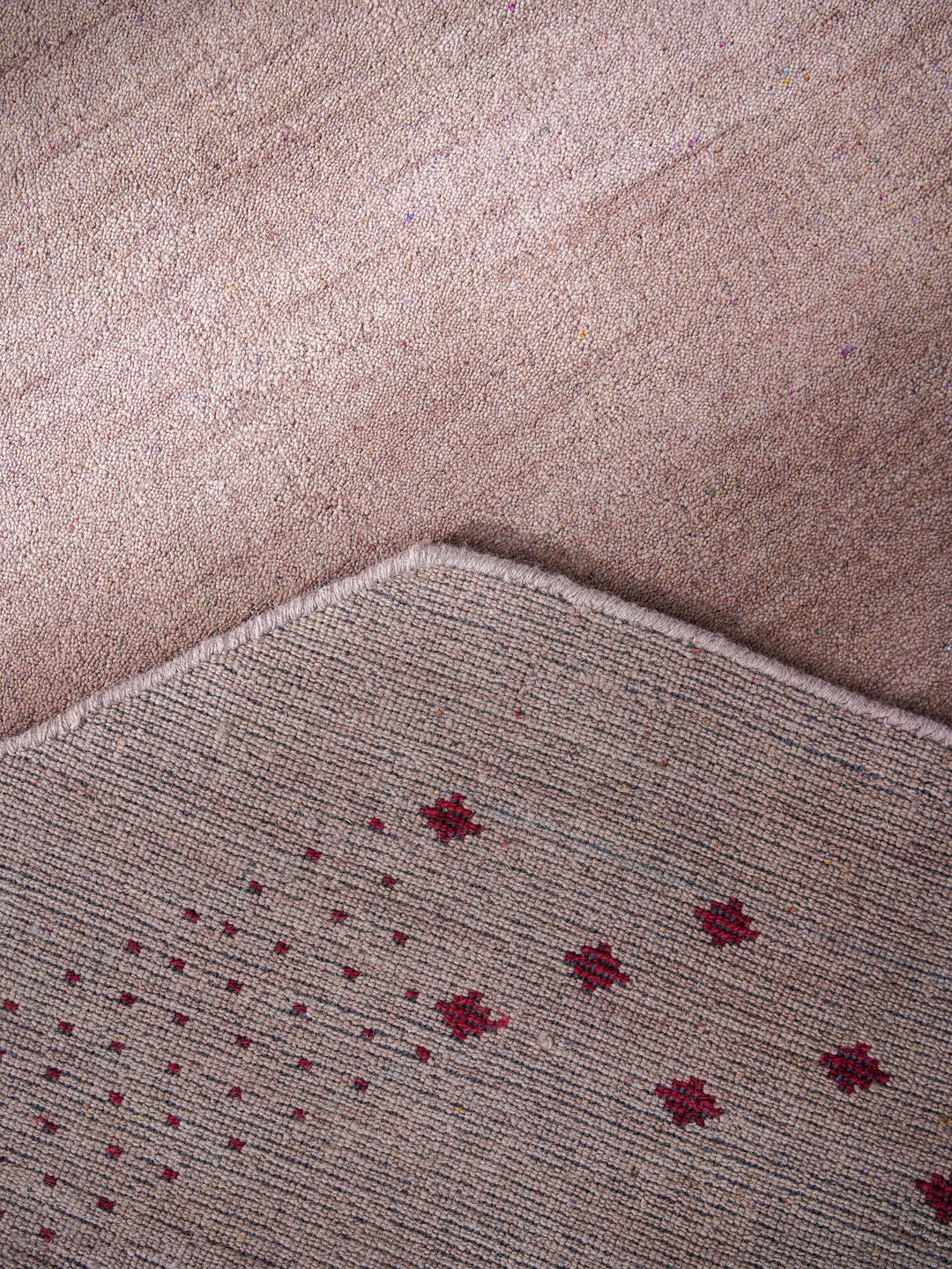 Contemporary Hand Knotted Wool Rug with Minimalist Border Design