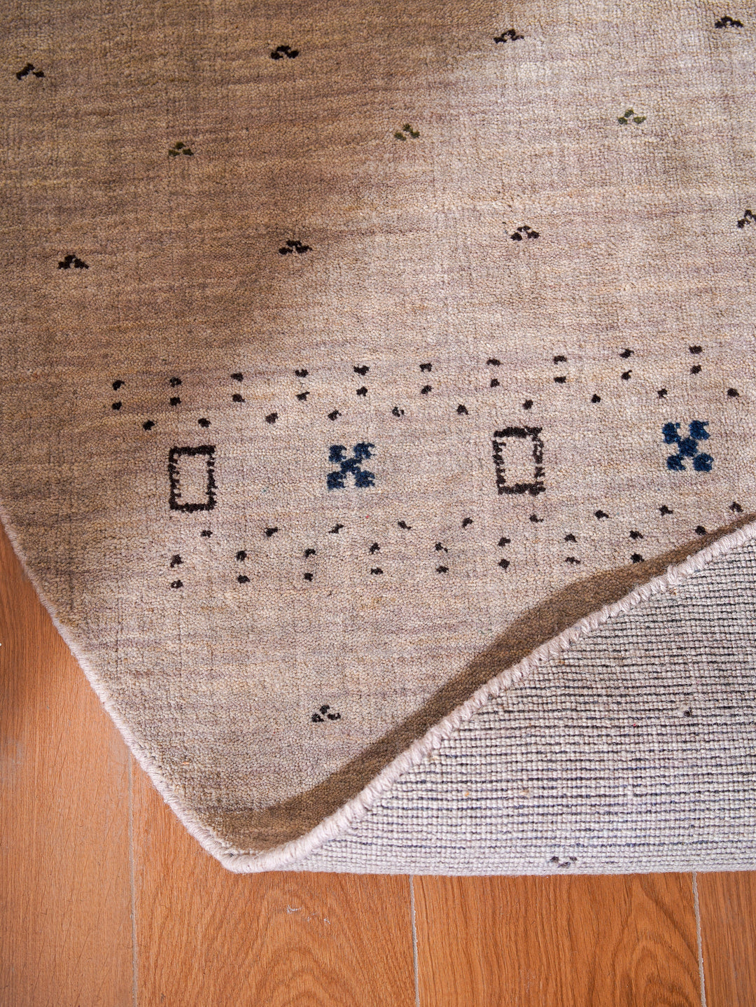 Handmade Wool Rug – Minimalist Patterned Style