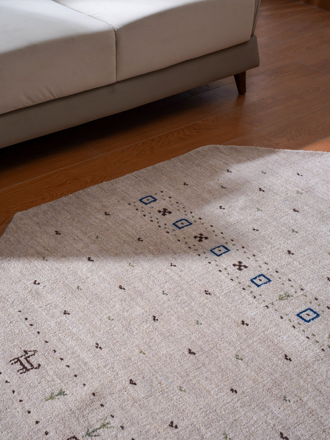 Handmade Wool Rug – Minimalist Patterned Style