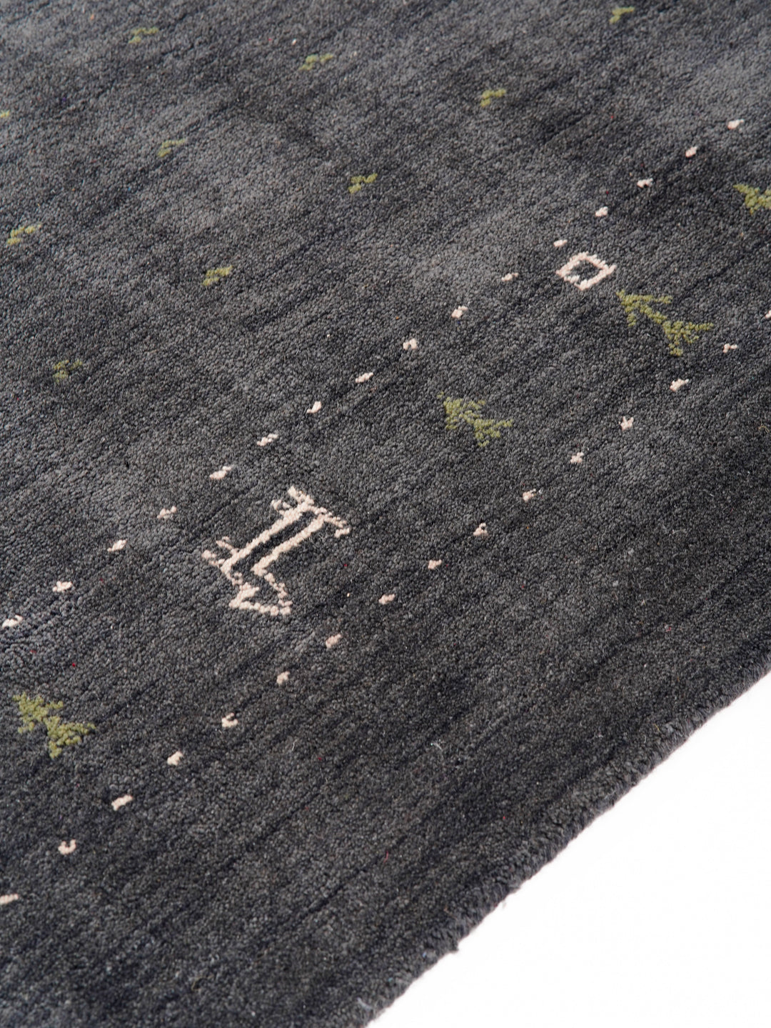 Handmade Wool Rug – Minimalist Patterned Style
