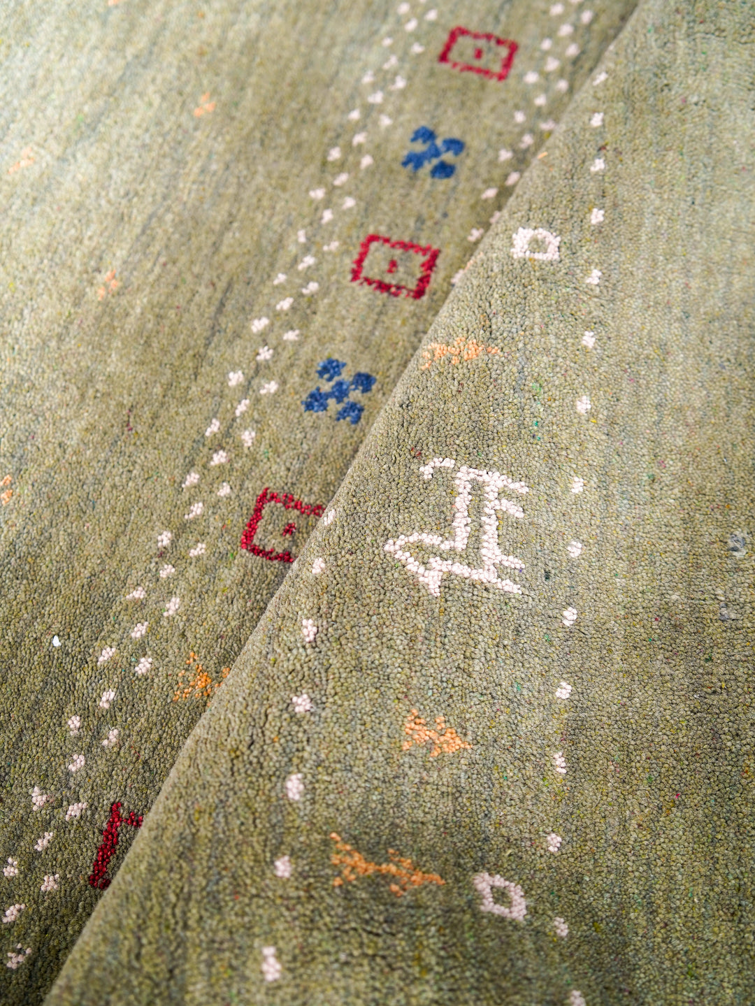 Handmade Wool Rug – Minimalist Patterned Style