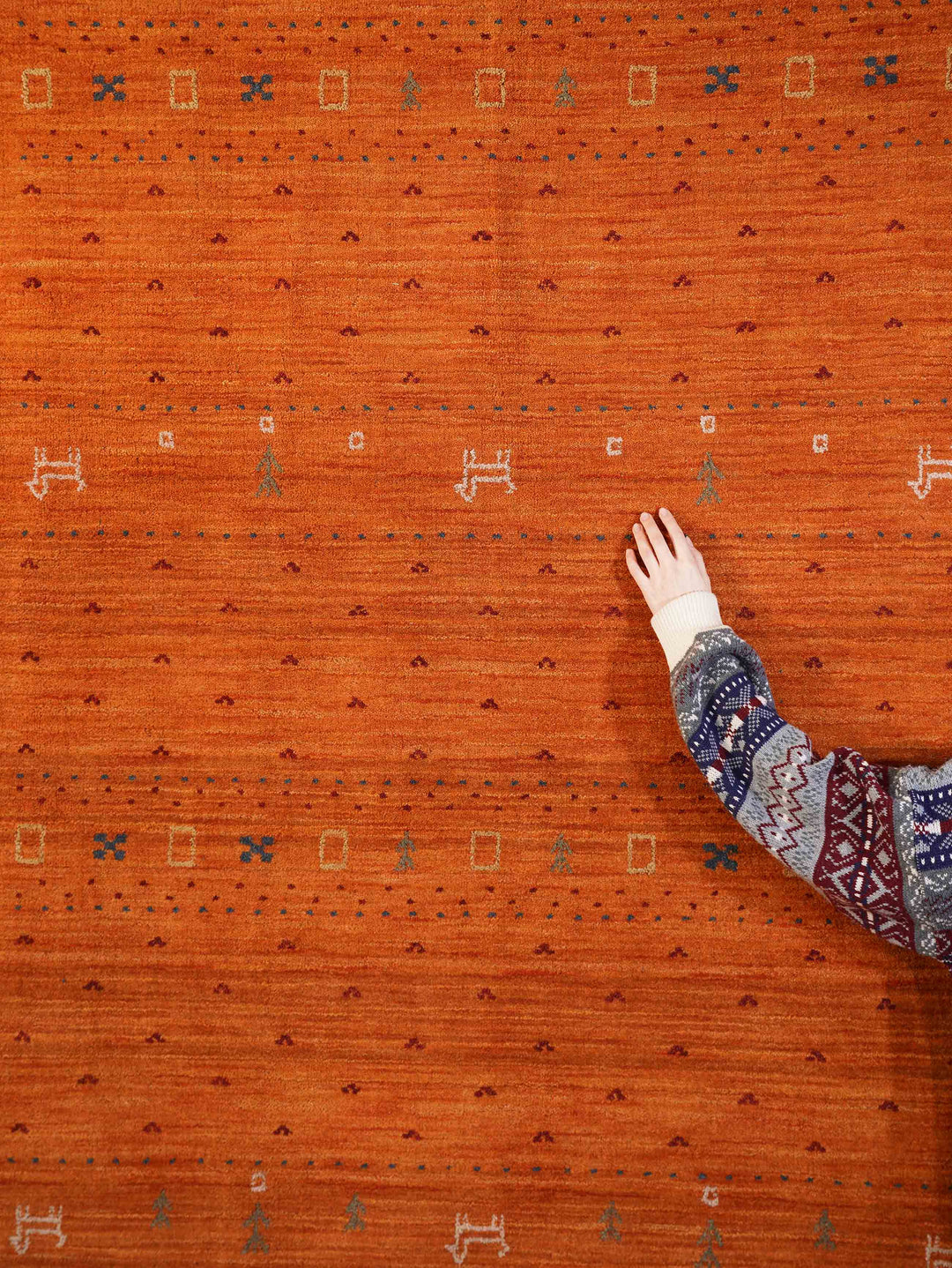 Handmade Wool Rug – Minimalist Patterned Style