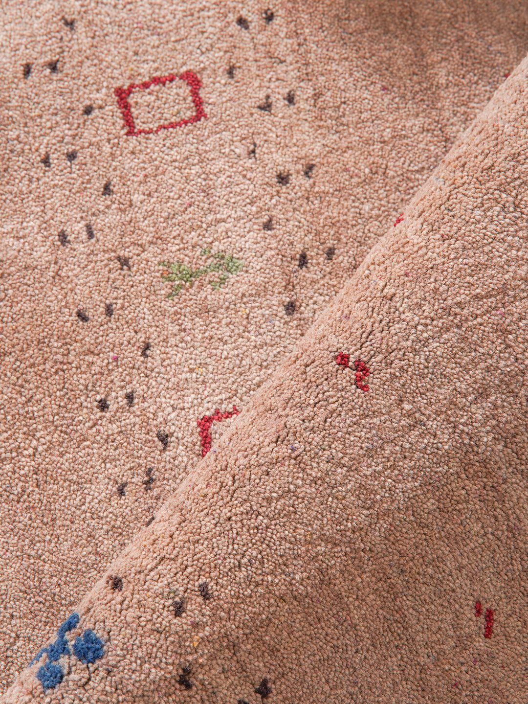 Handmade Wool Rug – Minimalist Patterned Style