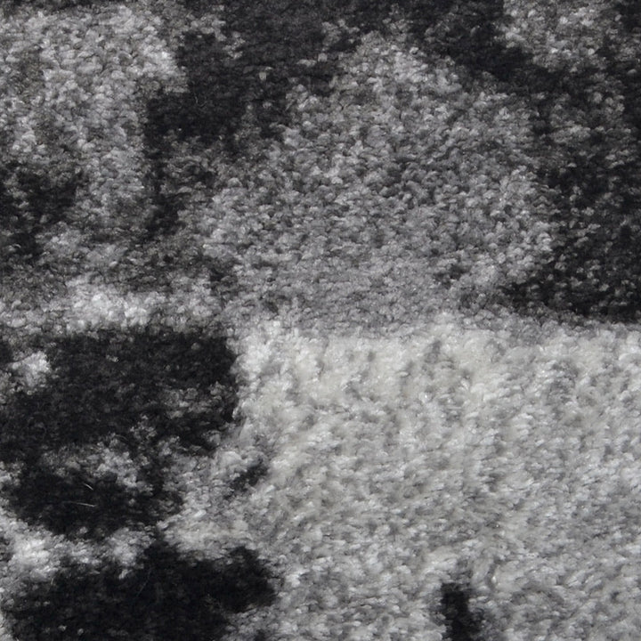 Machine Woven Heatset Polypropylene Area Rug Abstract Silver M00025